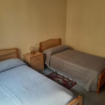Habitaciones Pension El Parque Sabinanigo Luaran gambar