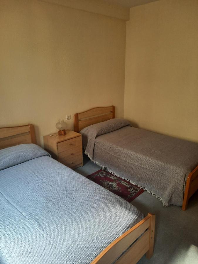 Habitaciones Pension El Parque Sabinanigo Luaran gambar